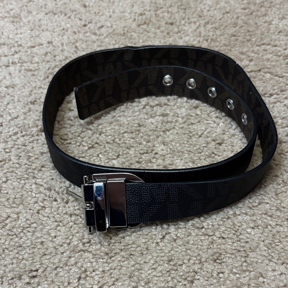 Women’s Michael Kors reversible belt